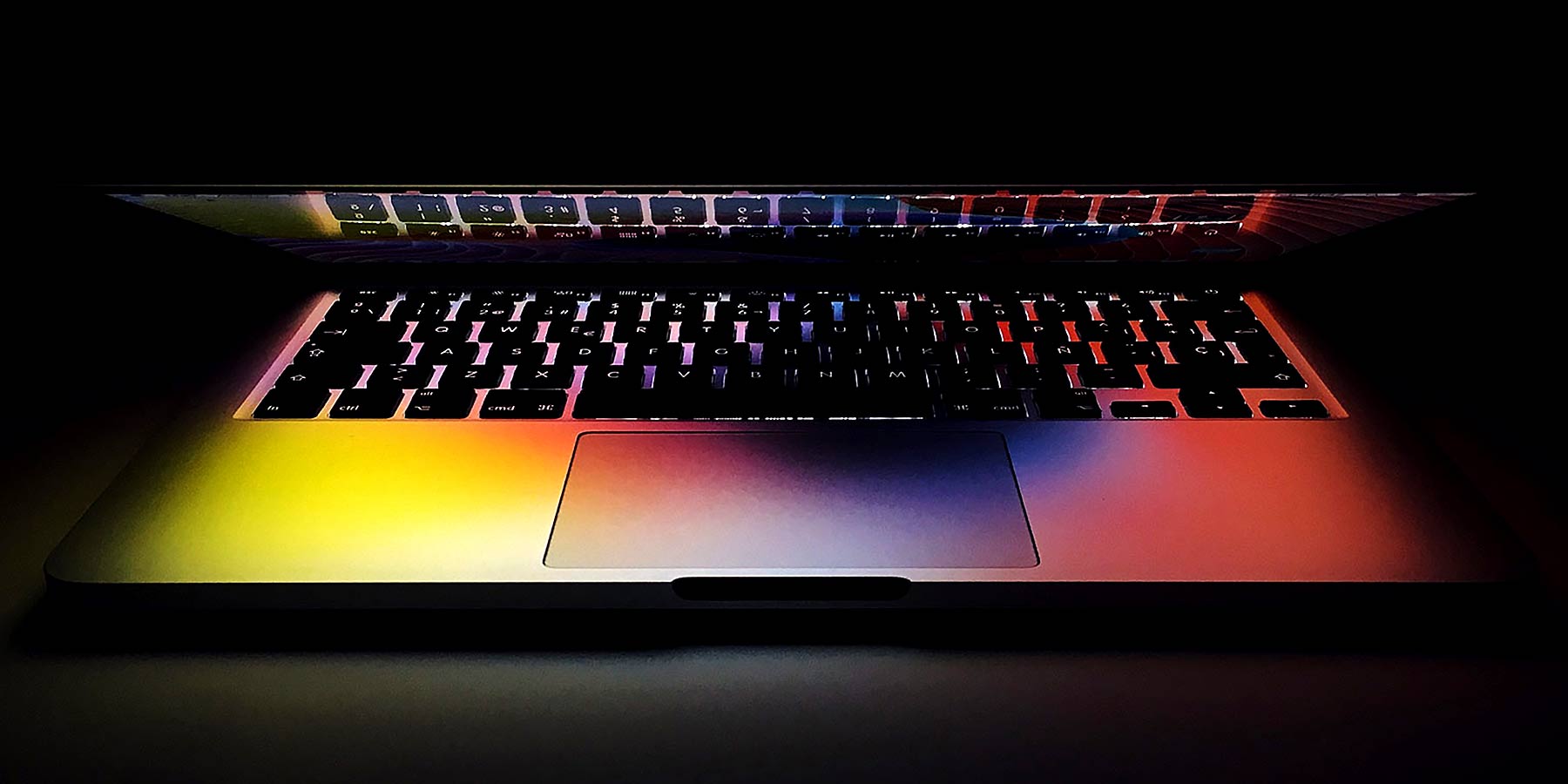 Laptop öffnet sich